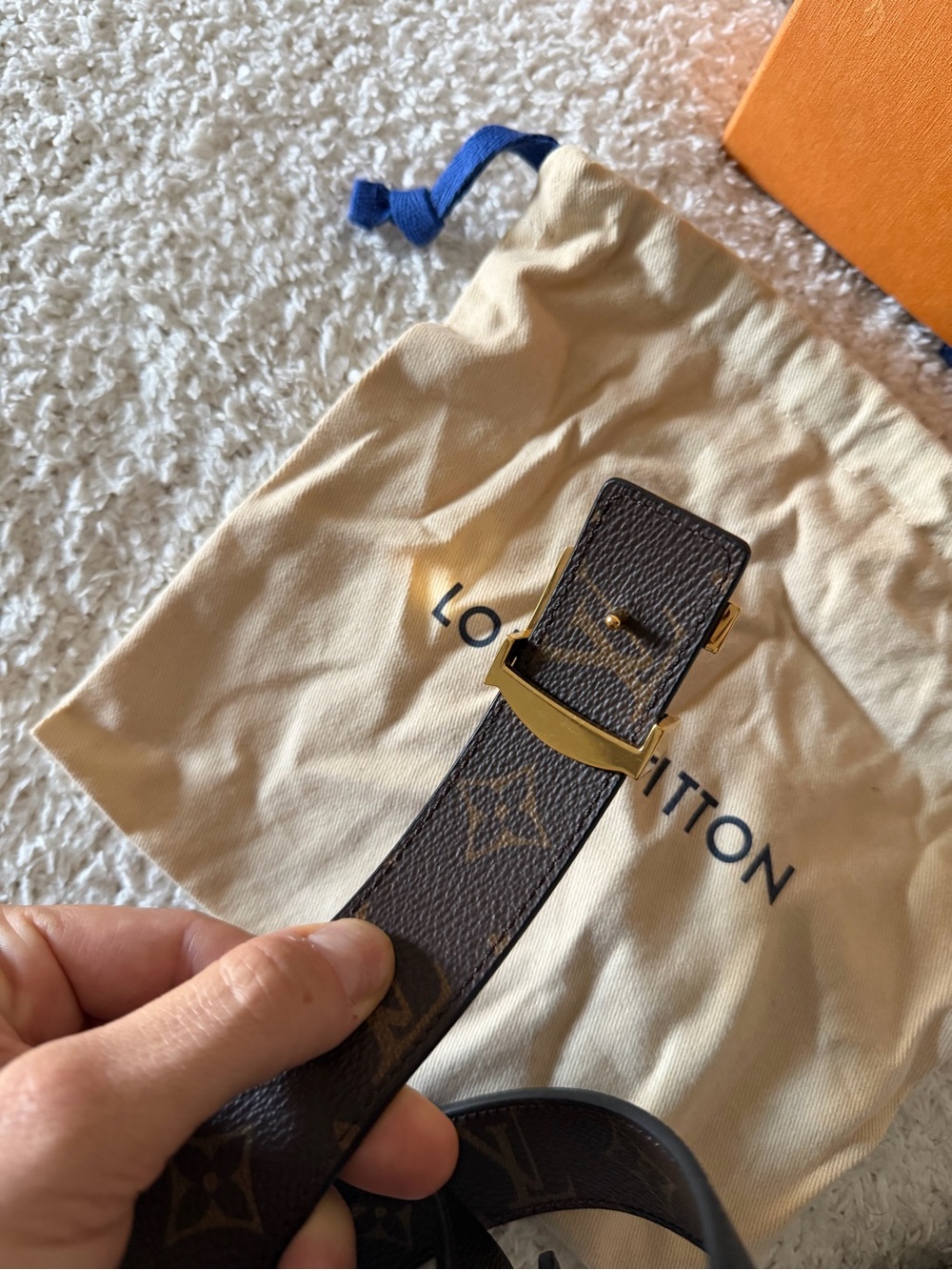 Louis Vuitton Black Reversible Belt with Gold LV Buckle - Picture 4 of 5